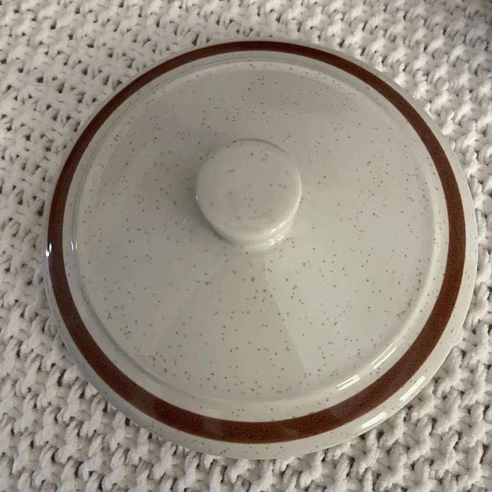 Bonsai Collection stoneware casserole dish with lid beige with‎ brown stripe